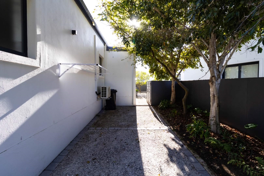 2 Bedroom Property for Sale in Sandbaai Western Cape